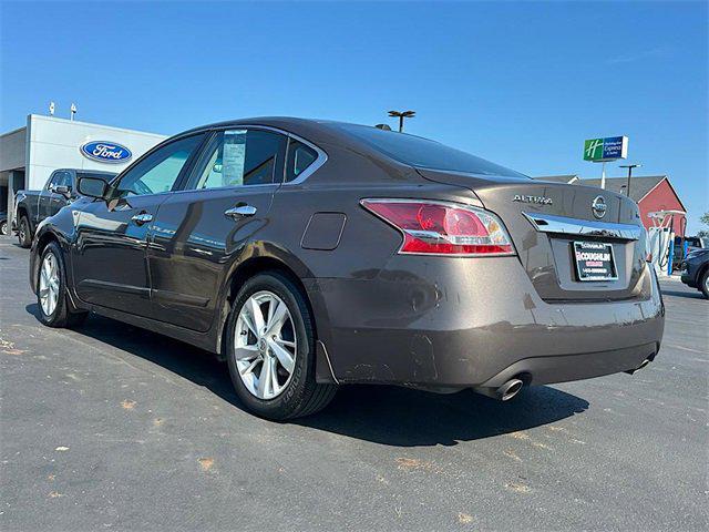 Photo of 2015 Java Metallic Nissan Altima
