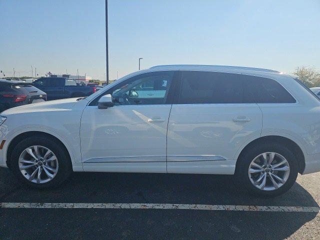 Photo of 2018 White Audi Q7