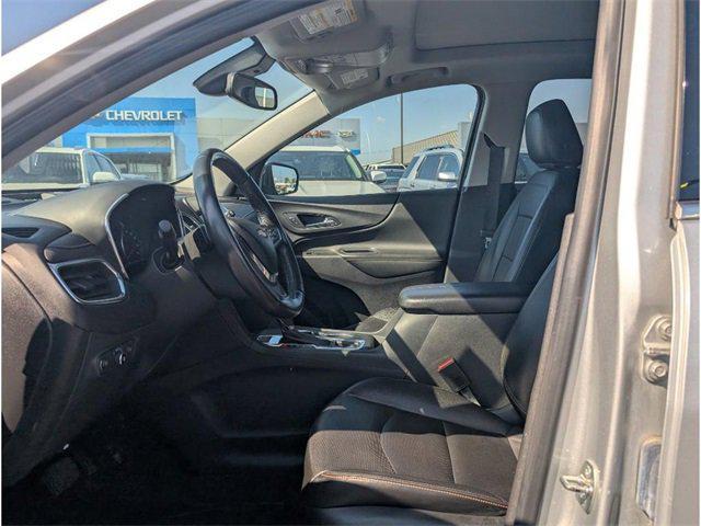 Photo of 2021 Silver Ice Metallic Chevrolet Equinox