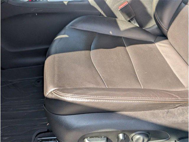 Photo of 2021 Silver Ice Metallic Chevrolet Equinox
