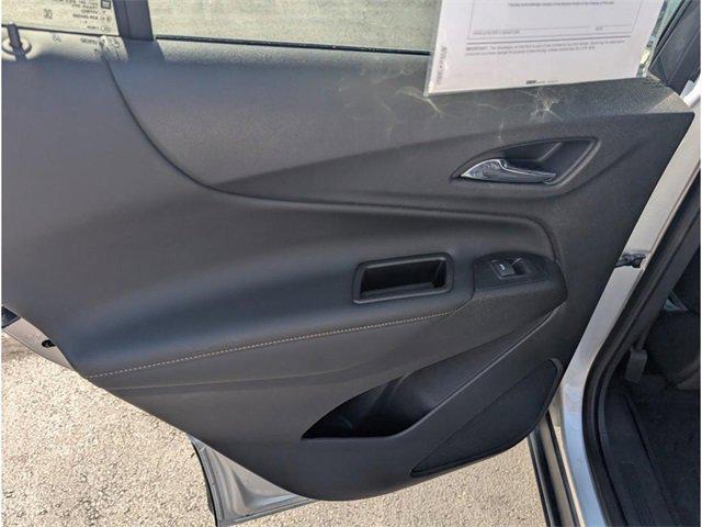Photo of 2021 Silver Ice Metallic Chevrolet Equinox