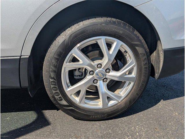 Photo of 2021 Silver Ice Metallic Chevrolet Equinox