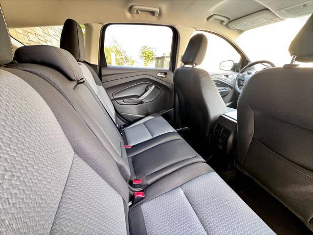 Photo of 2019 Magnetic Metallic Ford Escape