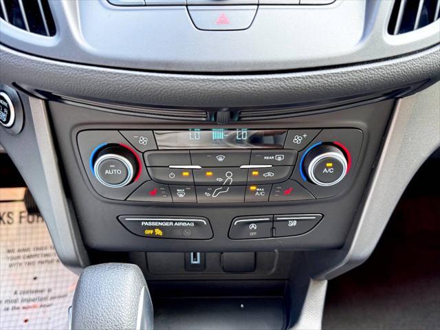 Photo of 2019 Magnetic Metallic Ford Escape
