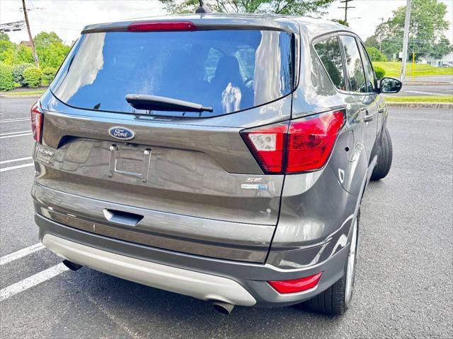 Photo of 2019 Magnetic Metallic Ford Escape