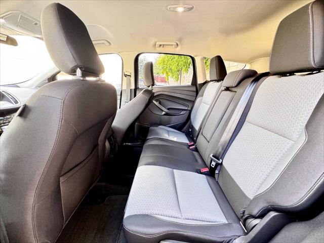Photo of 2019 Magnetic Metallic Ford Escape