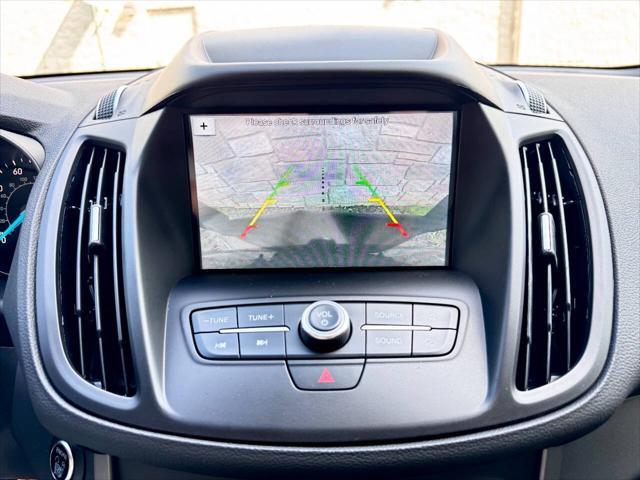 Photo of 2019 Magnetic Metallic Ford Escape