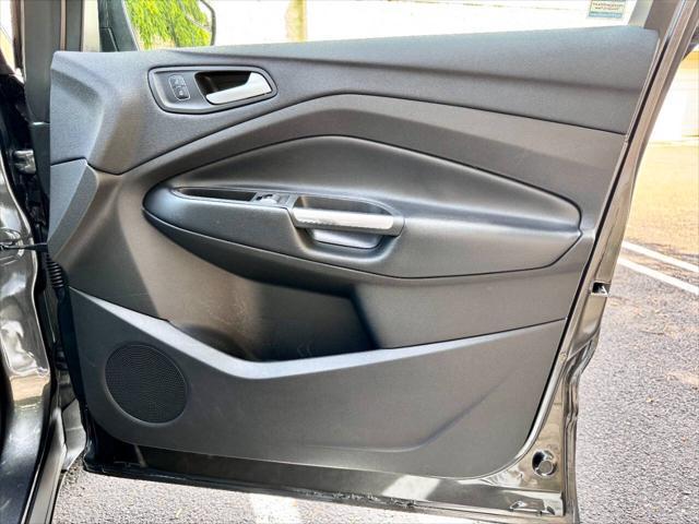 Photo of 2019 Magnetic Metallic Ford Escape