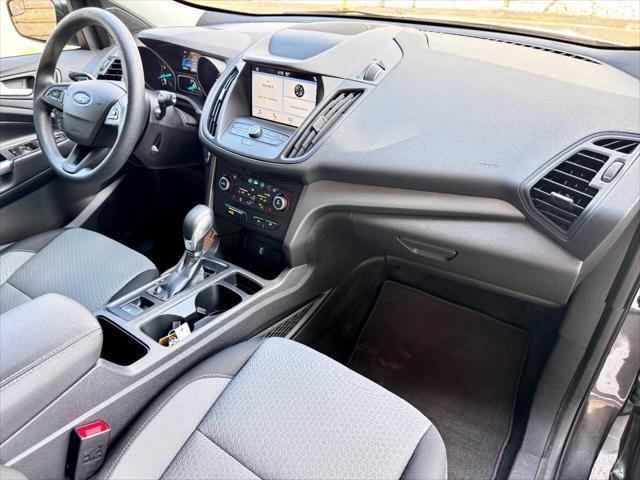 Photo of 2019 Magnetic Metallic Ford Escape