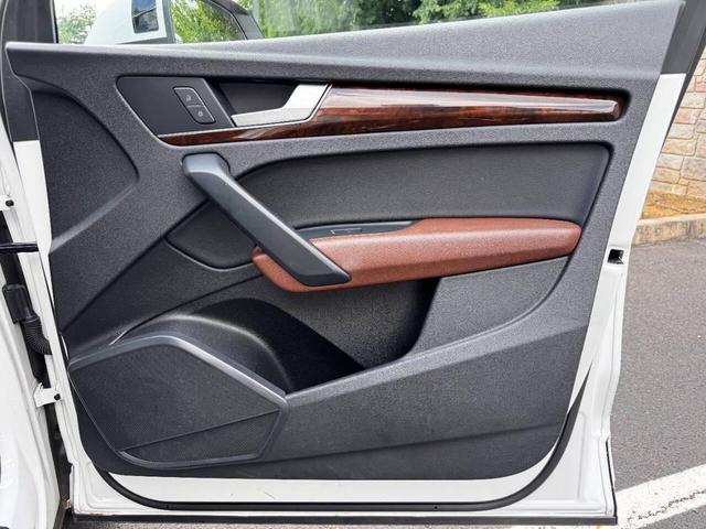 Photo of 2020 White Audi Q5