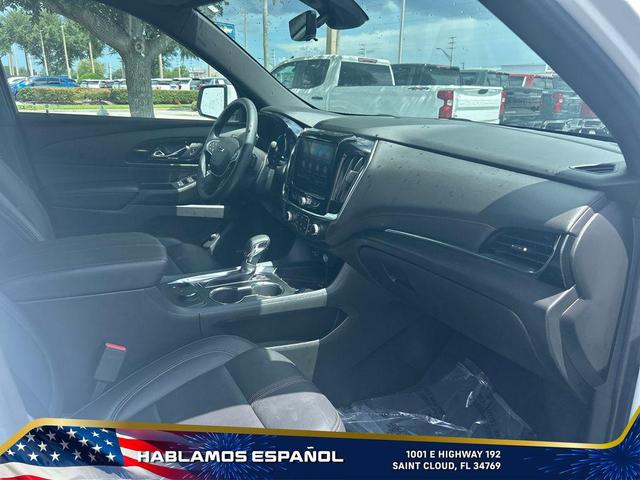 Photo of 2023 Summit White Chevrolet Traverse