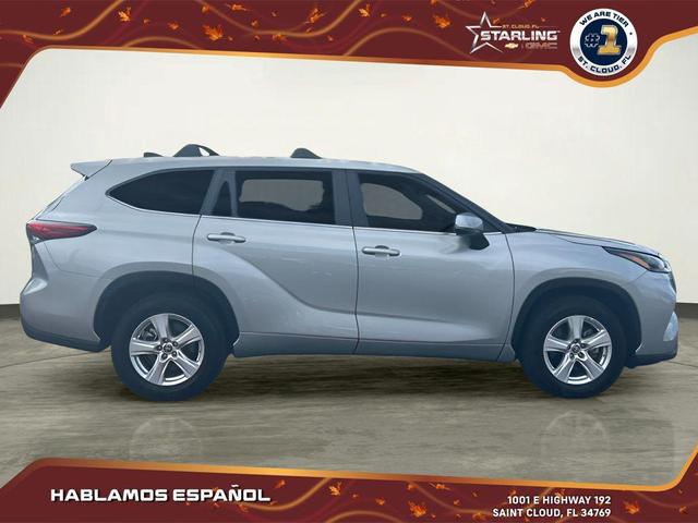 Photo of 2023 Celestial Silver Metallic Toyota Highlander
