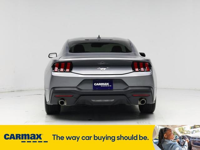 Photo of 2025 Gray Ford Mustang