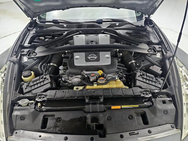 Photo of 2016 Gray Nissan 370Z