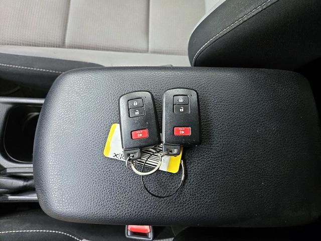 Photo of 2017 Silver Toyota RAV4 Hybrid