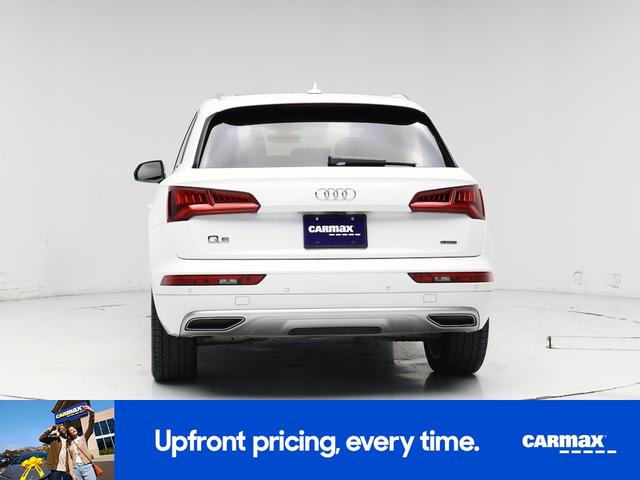 Photo of 2019 White Audi Q5