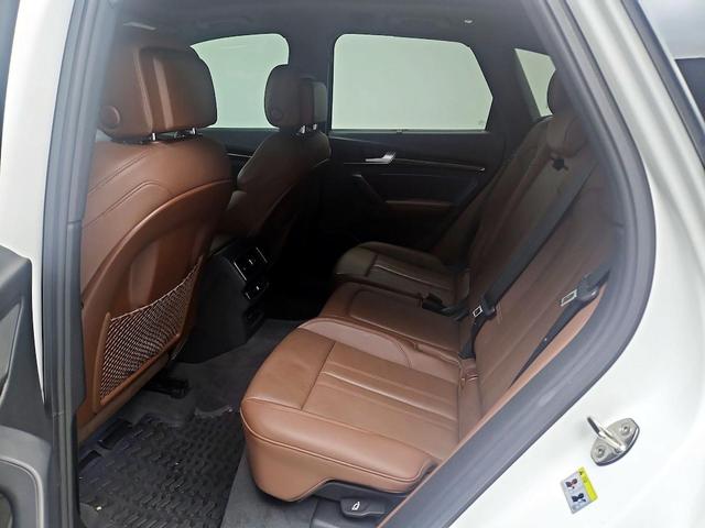 Photo of 2019 White Audi Q5