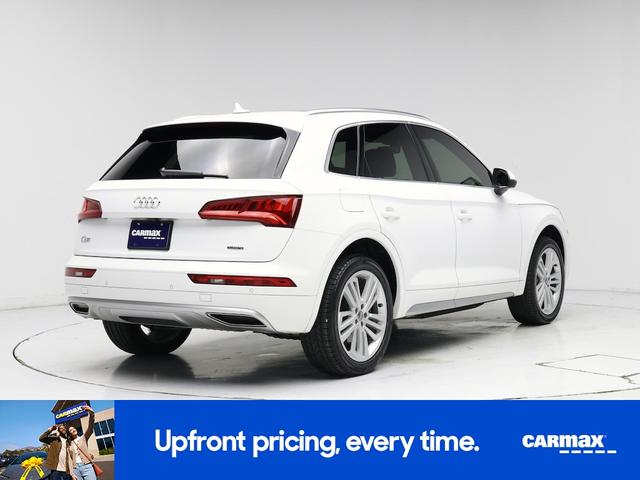 Photo of 2019 White Audi Q5