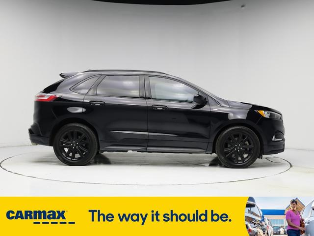 Photo of 2021 Black Ford Edge