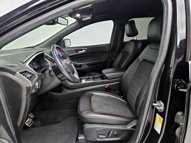 Photo of 2021 Black Ford Edge