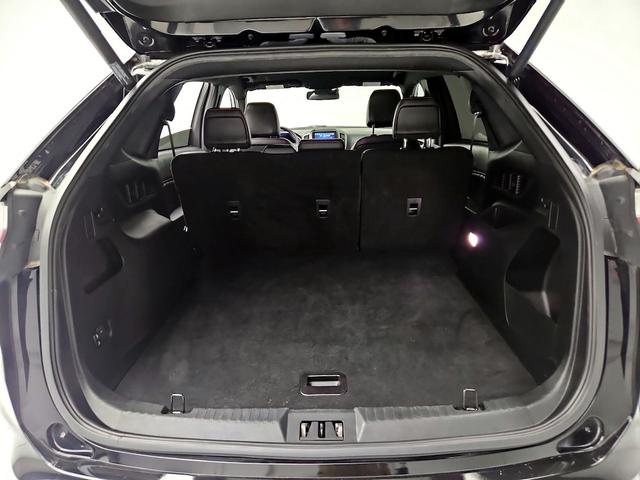 Photo of 2021 Black Ford Edge