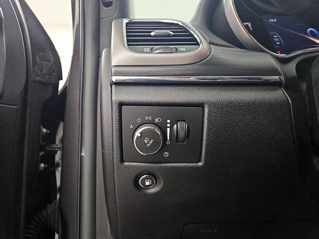 Photo of 2020 Gray Jeep Grand Cherokee