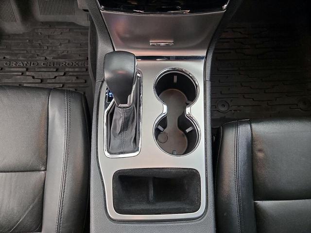 Photo of 2020 Gray Jeep Grand Cherokee