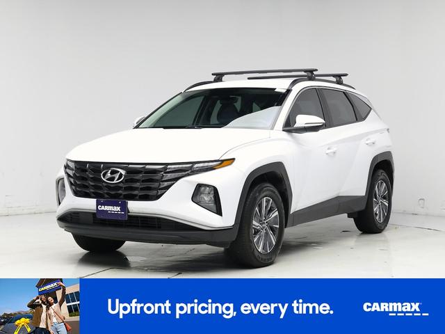 Photo of 2023 White Hyundai TUCSON Hybrid