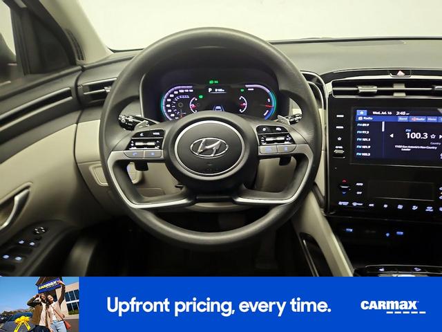 Photo of 2023 White Hyundai TUCSON Hybrid