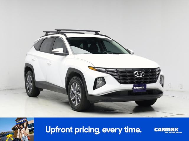 Photo of 2023 White Hyundai TUCSON Hybrid