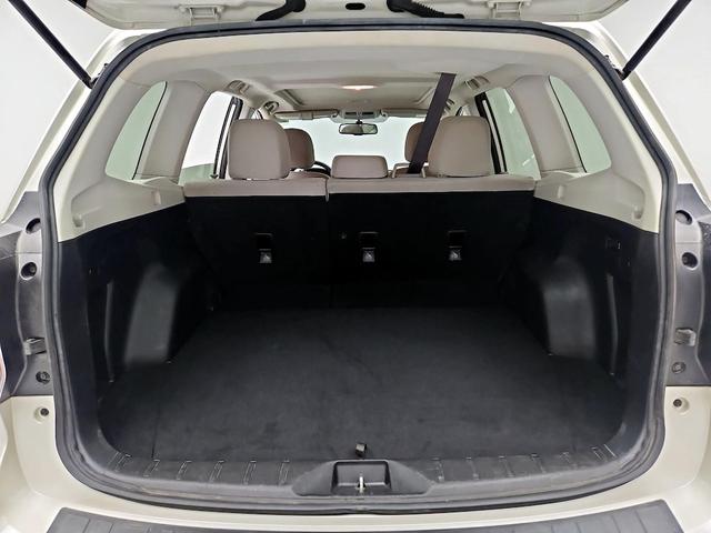 Photo of 2015 White Subaru Forester