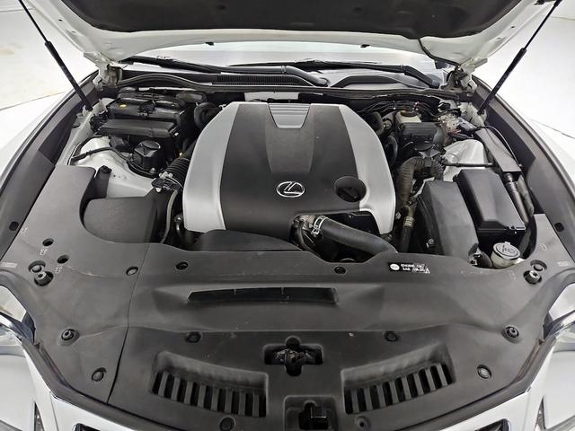 Photo of 2017 White Lexus RC 350