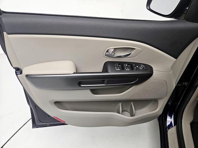 Photo of 2019 Blue Kia Sedona