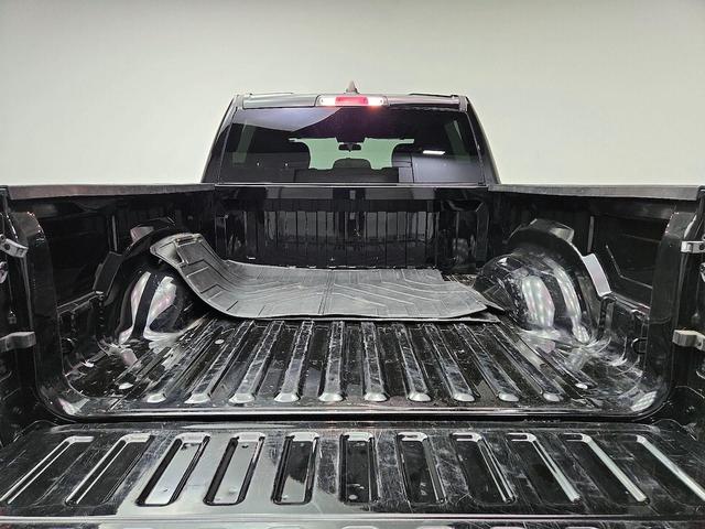 Photo of 2022 Black RAM 1500