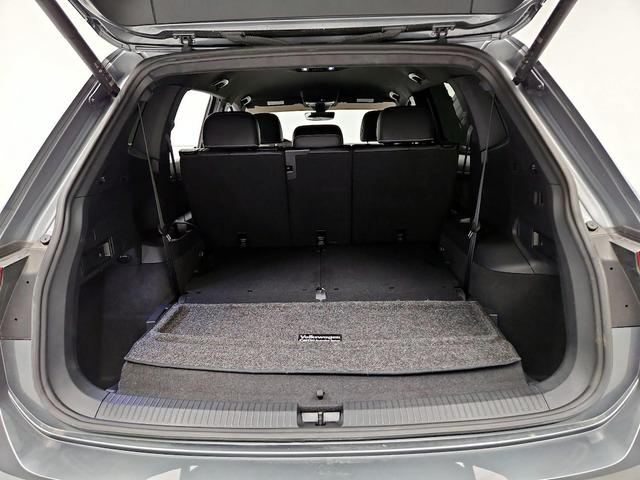 Photo of 2022 Gray Volkswagen Tiguan