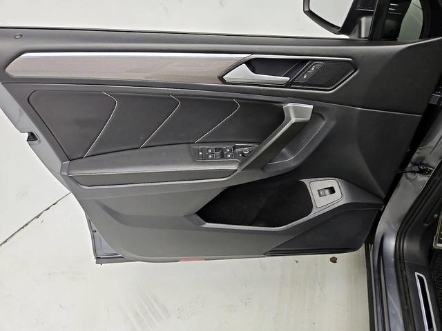 Photo of 2022 Gray Volkswagen Tiguan
