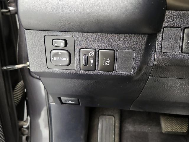 Photo of 2017 Gray Toyota RAV4