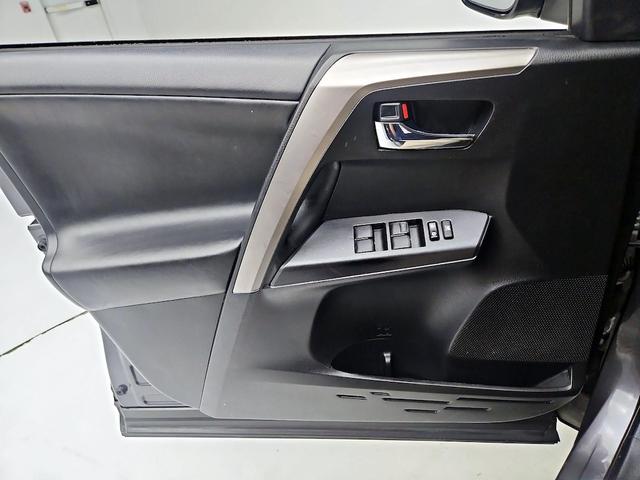 Photo of 2017 Gray Toyota RAV4