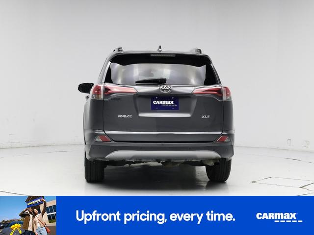 Photo of 2017 Gray Toyota RAV4