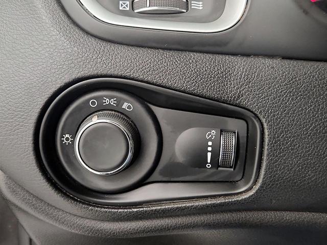 Photo of 2018 Black Jeep Renegade