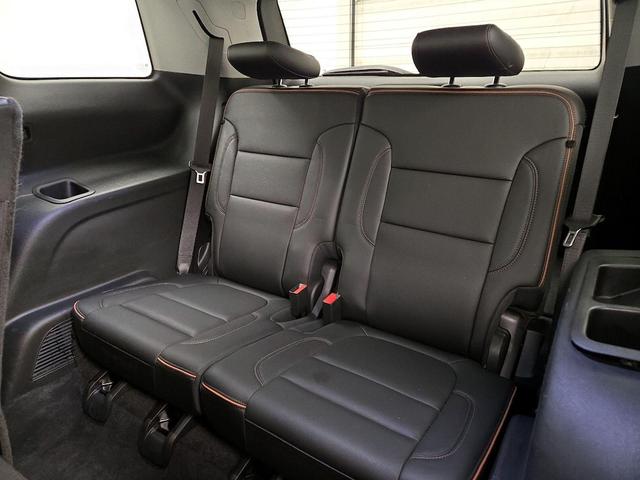 Photo of 2021 White GMC Acadia