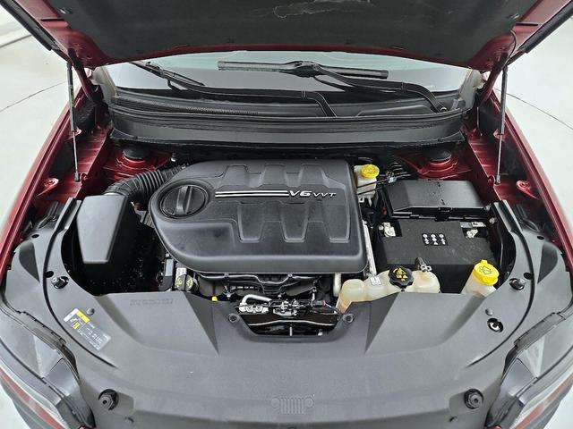 Photo of 2020 Burgundy Jeep Cherokee