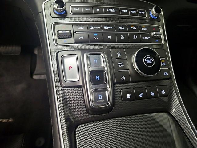 Photo of 2021 Black Hyundai SANTA FE