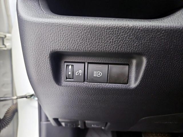 Photo of 2024 White Toyota RAV4