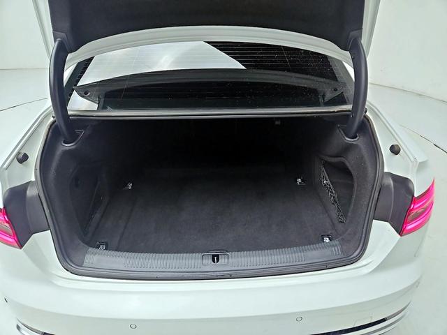 Photo of 2019 White Audi A4