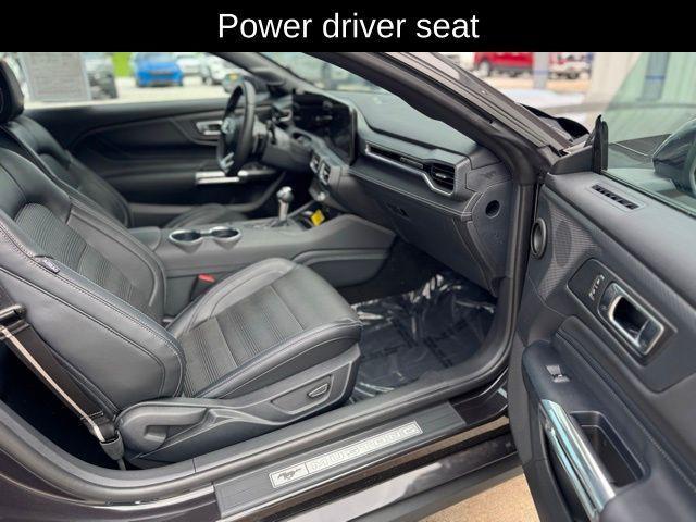 Photo of 2024 Gray Metallic Ford Mustang