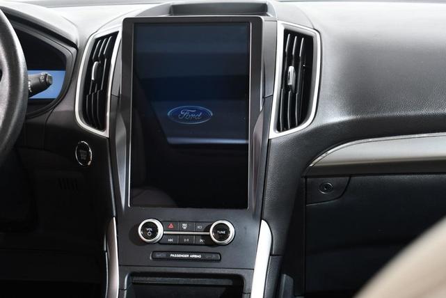 Photo of 2022 Atlas Blue Metallic Ford Edge