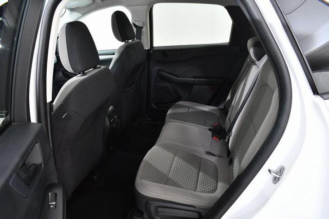 Photo of 2022 Oxford White Ford Escape