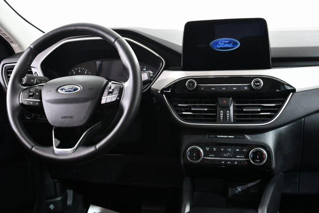 Photo of 2022 Oxford White Ford Escape