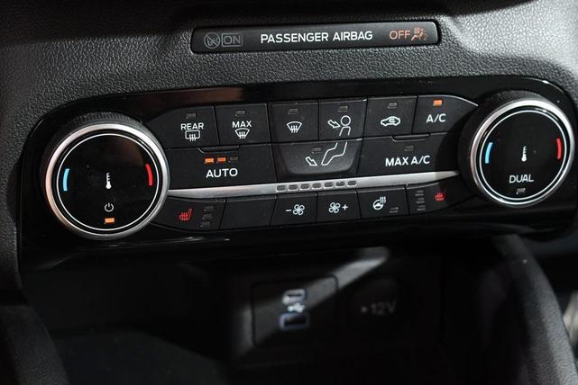 Photo of 2022 Oxford White Ford Escape